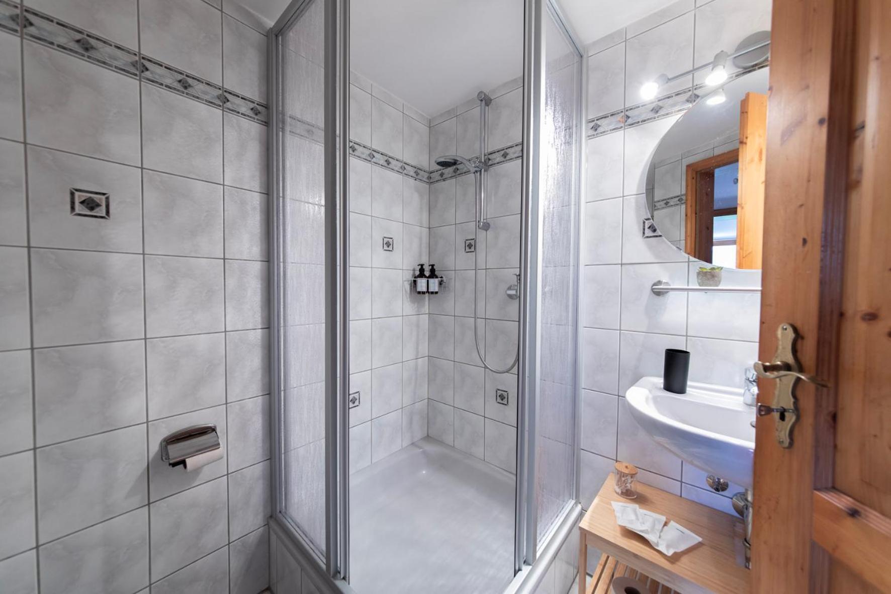 Cozy I Hochwertig Eingerichtet Netflix Parkplatz Nespresso Appartement Longkamp Buitenkant foto